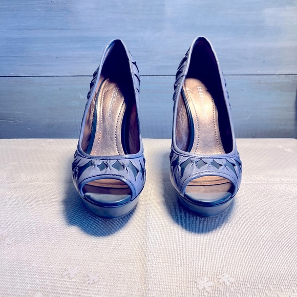 BCBGeneration 2 tone blue leather peep toe pump with platform - Picture 2 of 9
